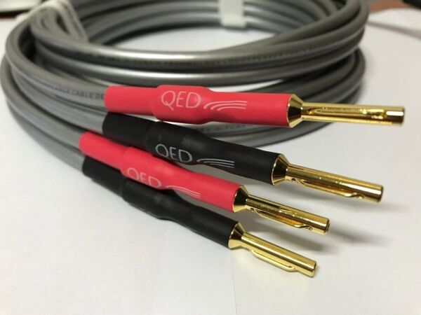 Hazır Stereo Set 25: Yamaha R-N800A + Jamo C607 MKII + QED XT-40i Kablo