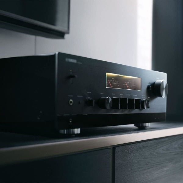 Yamaha R-N2000A MusicCast Network Stereo Receiver Siyah