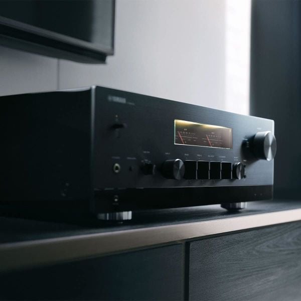 Yamaha R-N2000A MusicCast Network Stereo Receiver Siyah